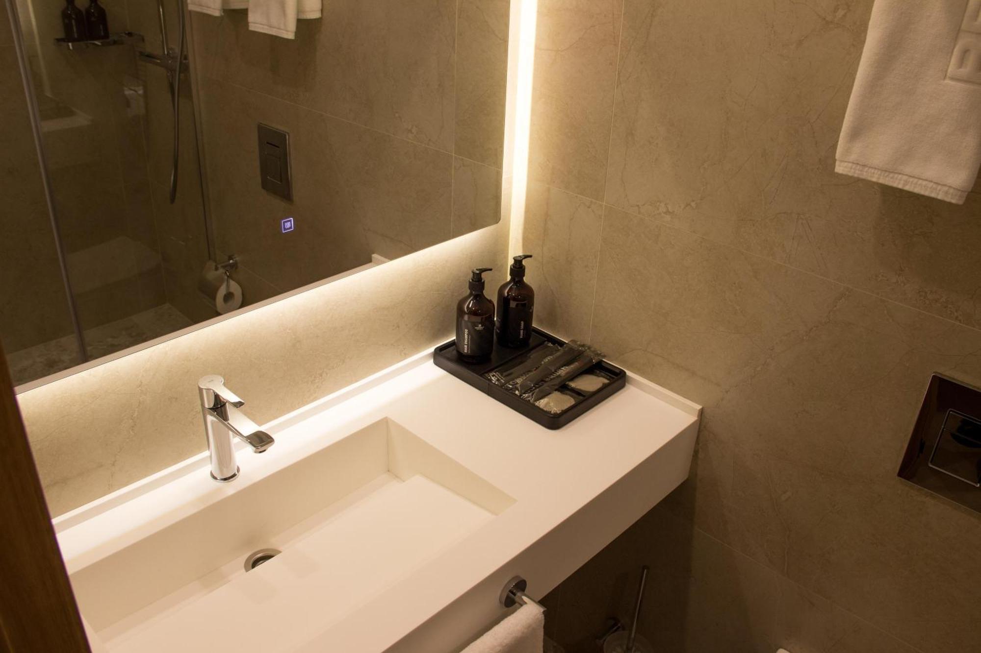 Resident Hotel Abay Алматы Экстерьер фото