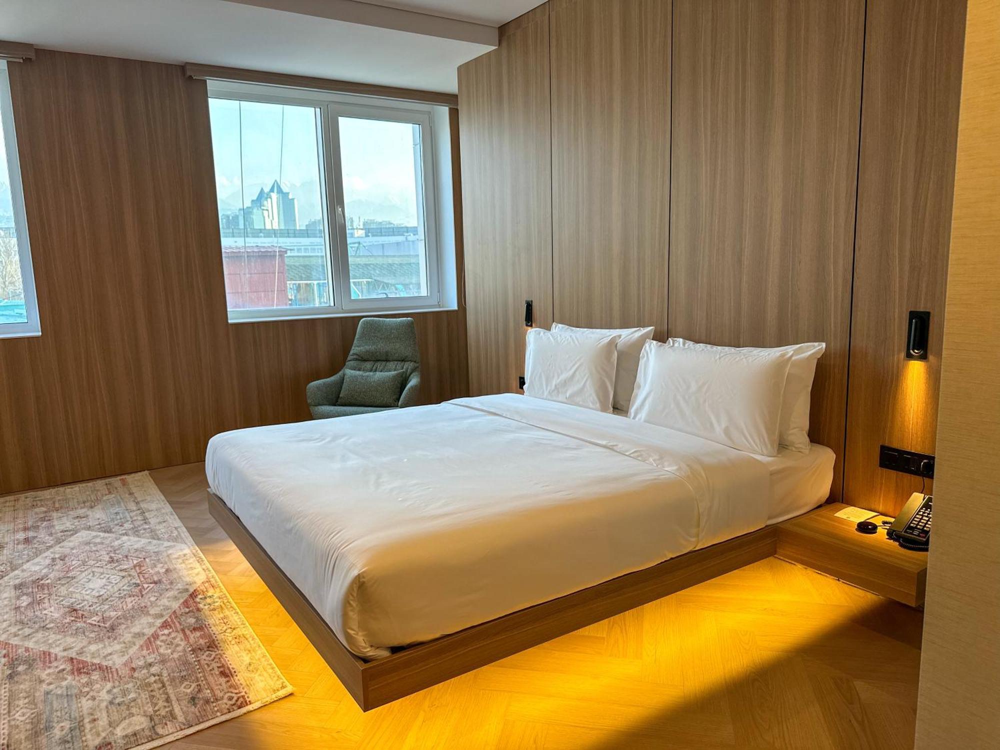 Resident Hotel Abay Алматы Экстерьер фото